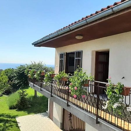 Apartment Perfect Sea View Люция Екстериор снимка