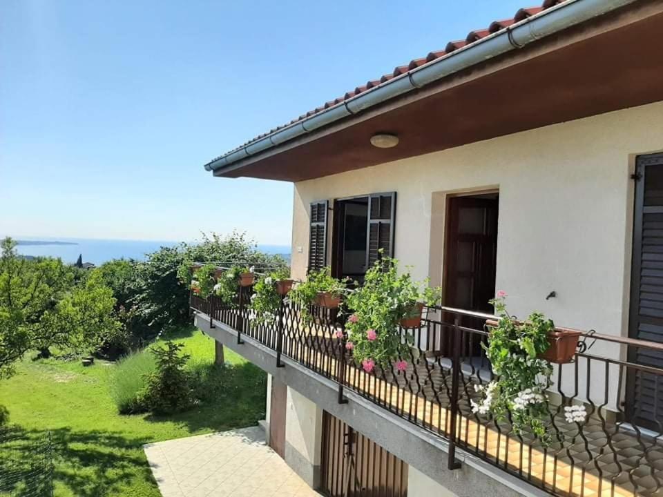 Apartment Perfect Sea View Люция Екстериор снимка