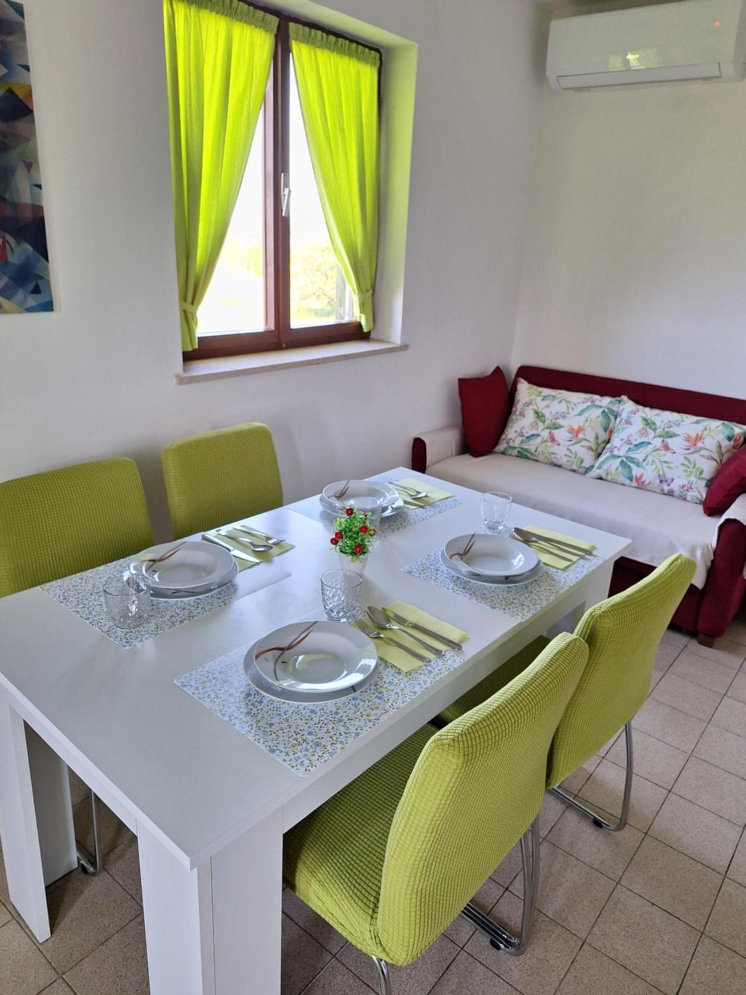 Apartment Perfect Sea View Люция Екстериор снимка